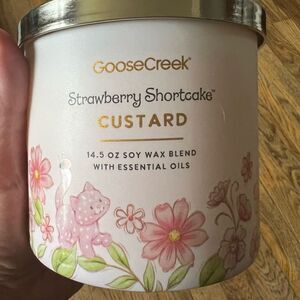 1 LEFT! Goose Creek Strawberry Shortcake Limited Edition Custard 3 Wick Candle